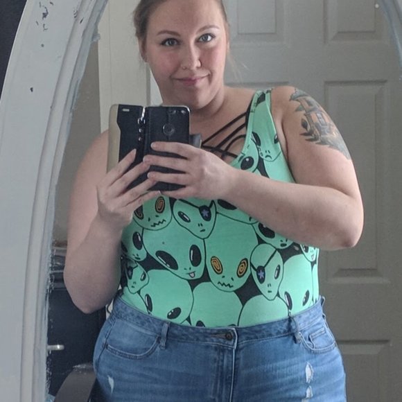 Meet your Posher, Julie - Picture 8 of 8